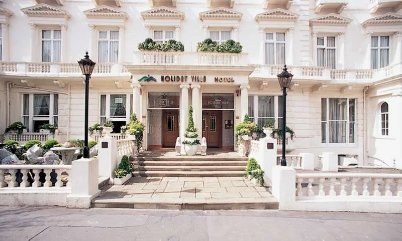Holiday Villa Hotel & Suites