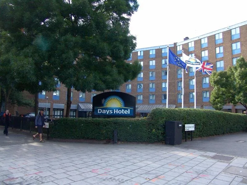 Waterloo Hub Hotel & Suites