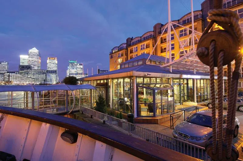 a&o London Docklands Riverside