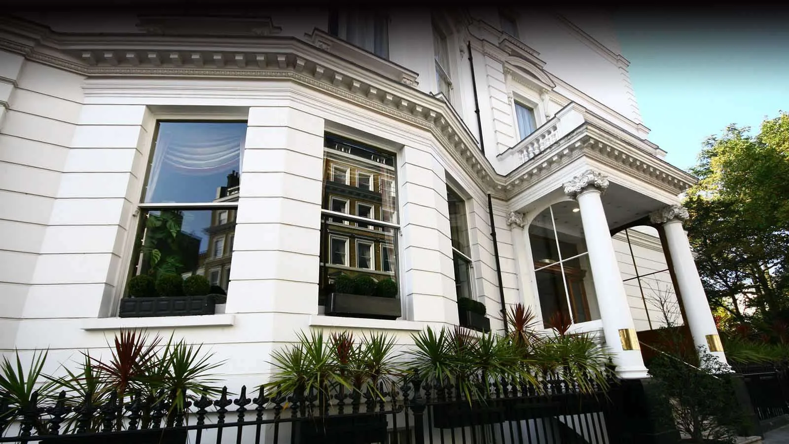 Strathmore Hotel
