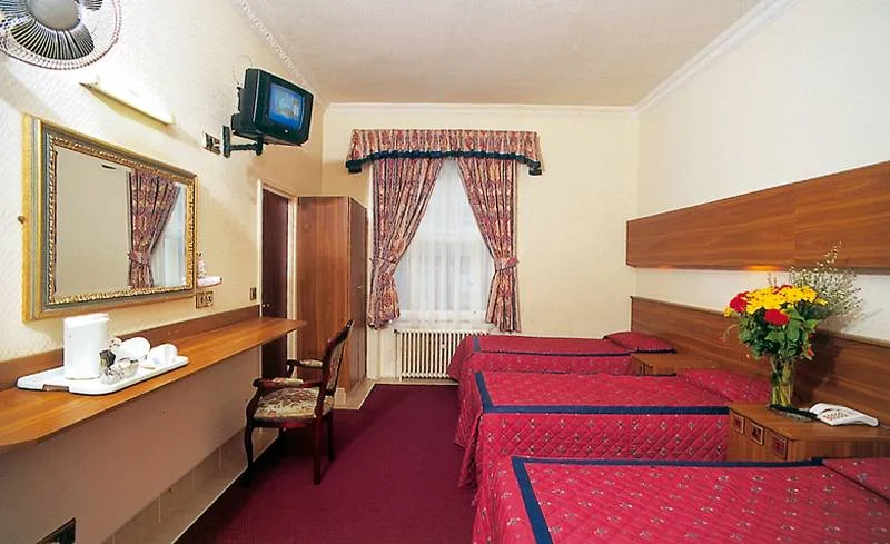 The Porchester Hotel