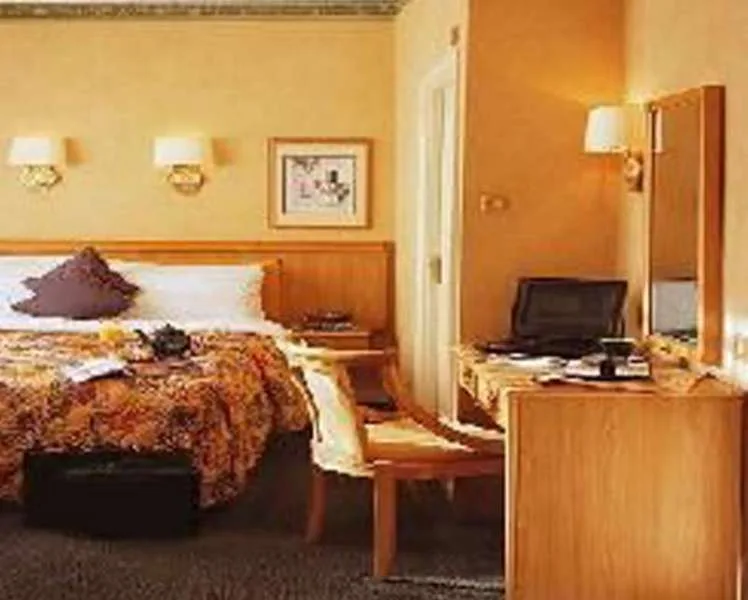 Berjaya Eden Park London Hotel